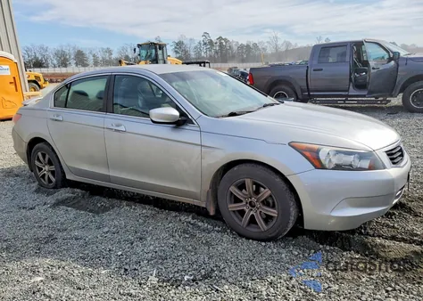 2010 Honda Accord Lx z USA, uszkodzony, nr VIN 1HGCP2F35AA192115